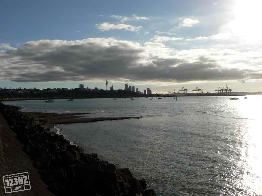 Auckland - uitzicht met wolk