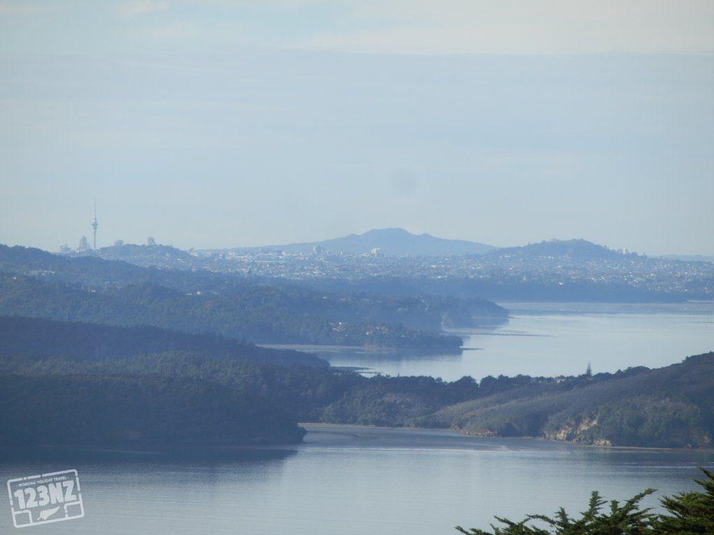 Uitzicht op Auckland vanaf Manukau Heads