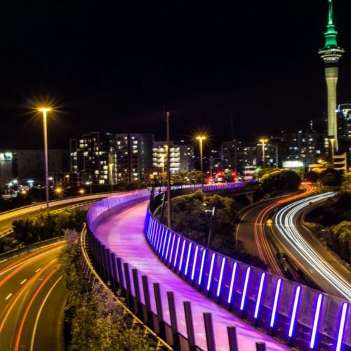 Avond in Auckland met uitzicht op de skyline