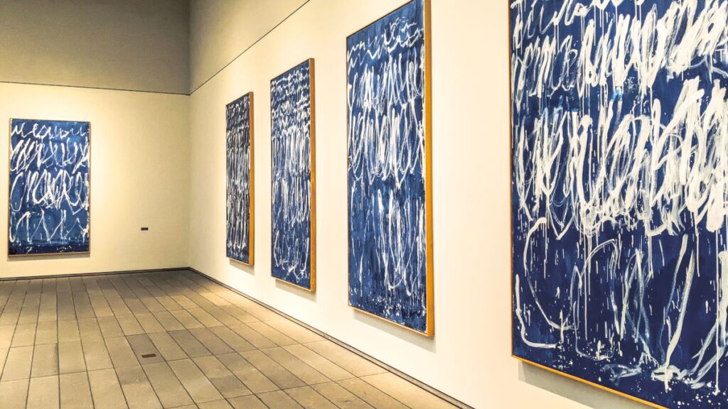 Untitled van Cy Twombly in Louvre Abu Dhabi