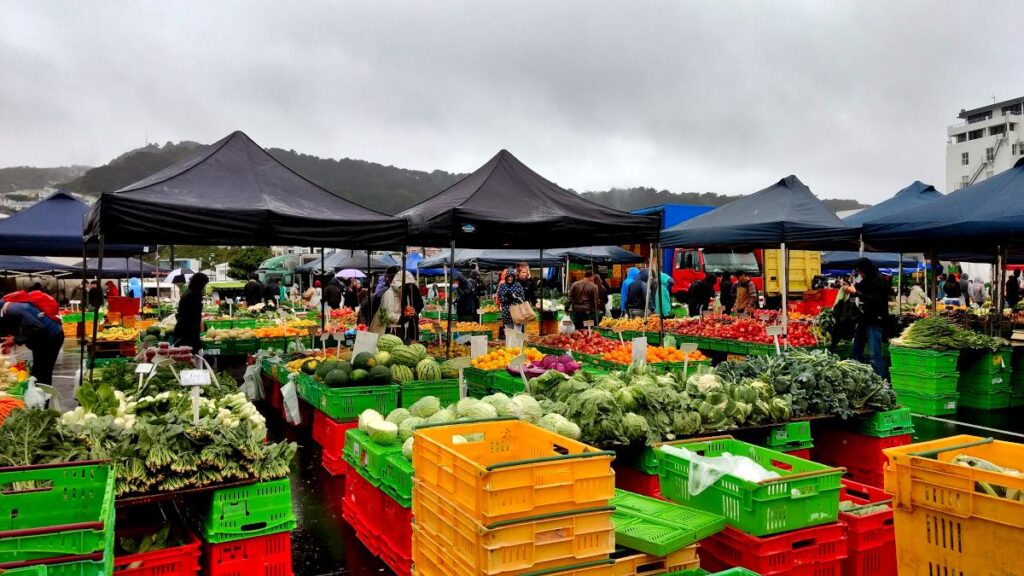 Verse groenten en fruit op de Harbourside Market in Wellington